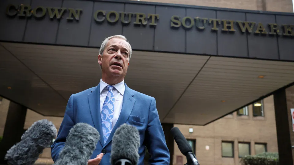 Homem afegão apanha 5 anos de prisão por ameaçar Nigel Farage no TikTok