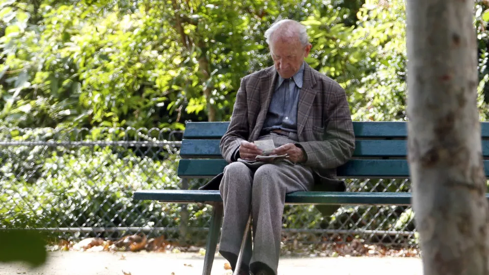 EM MES DE ELEICÕES!!!!  Aumento das pensões é pago já em janeiro, afirma Governo, “convenientemente”