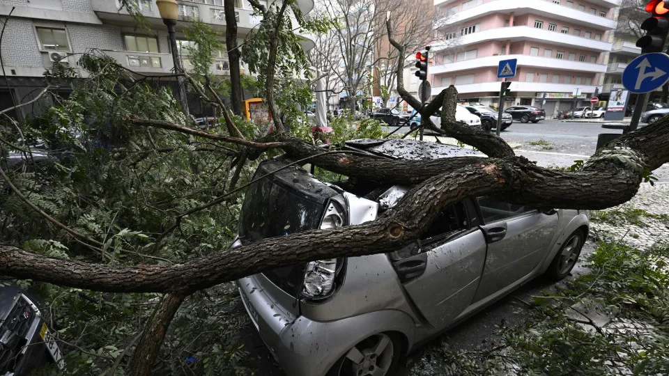 Lar de idosos evacuado; Pro Civ confirma pelo menos 5 mortos