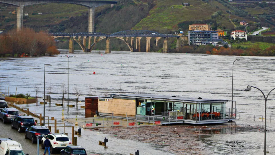 Caudal do rio Douro voltou a subir ao final da tarde na Régua